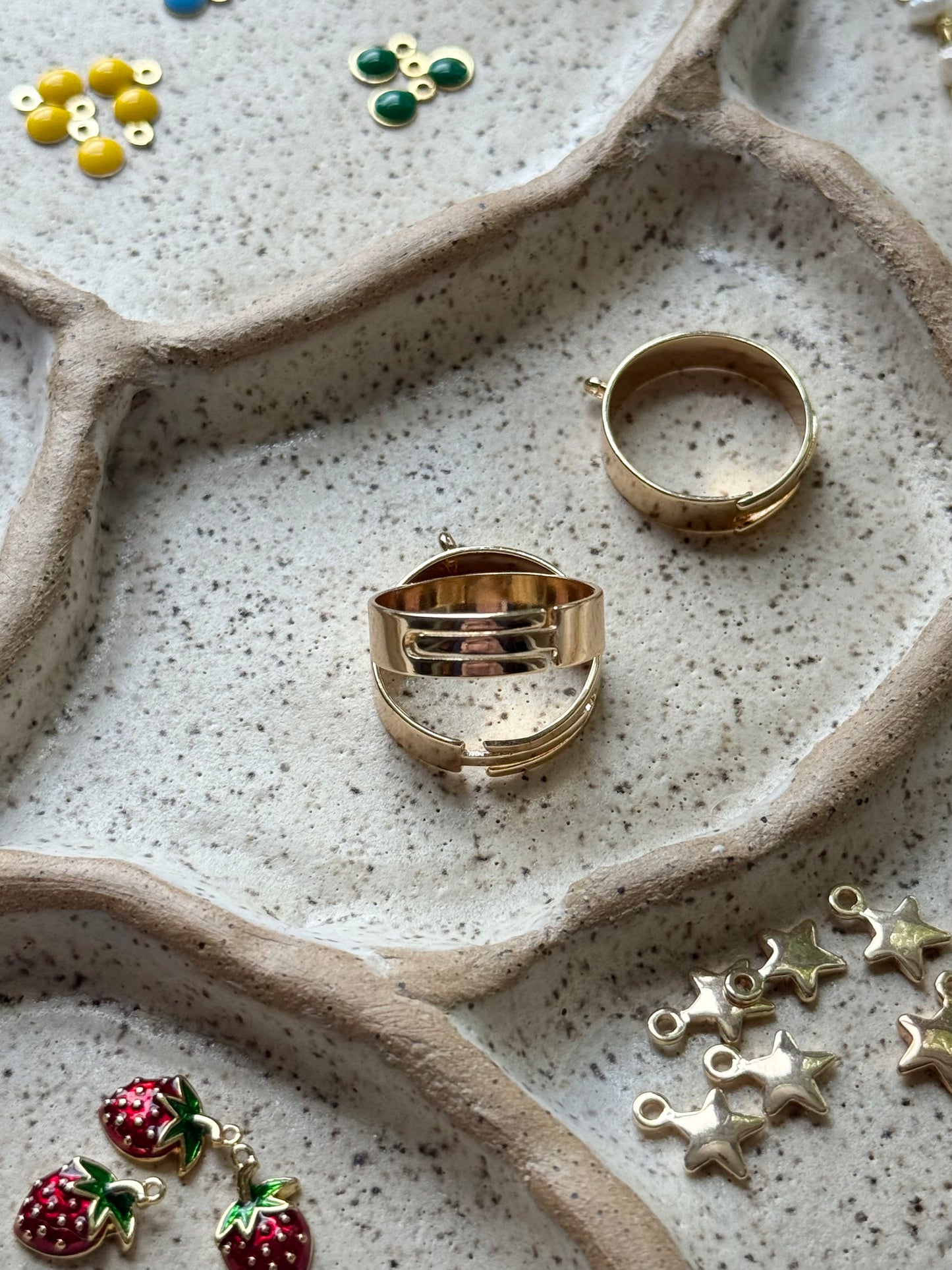 CUSTOMIZABLE CHARM RING